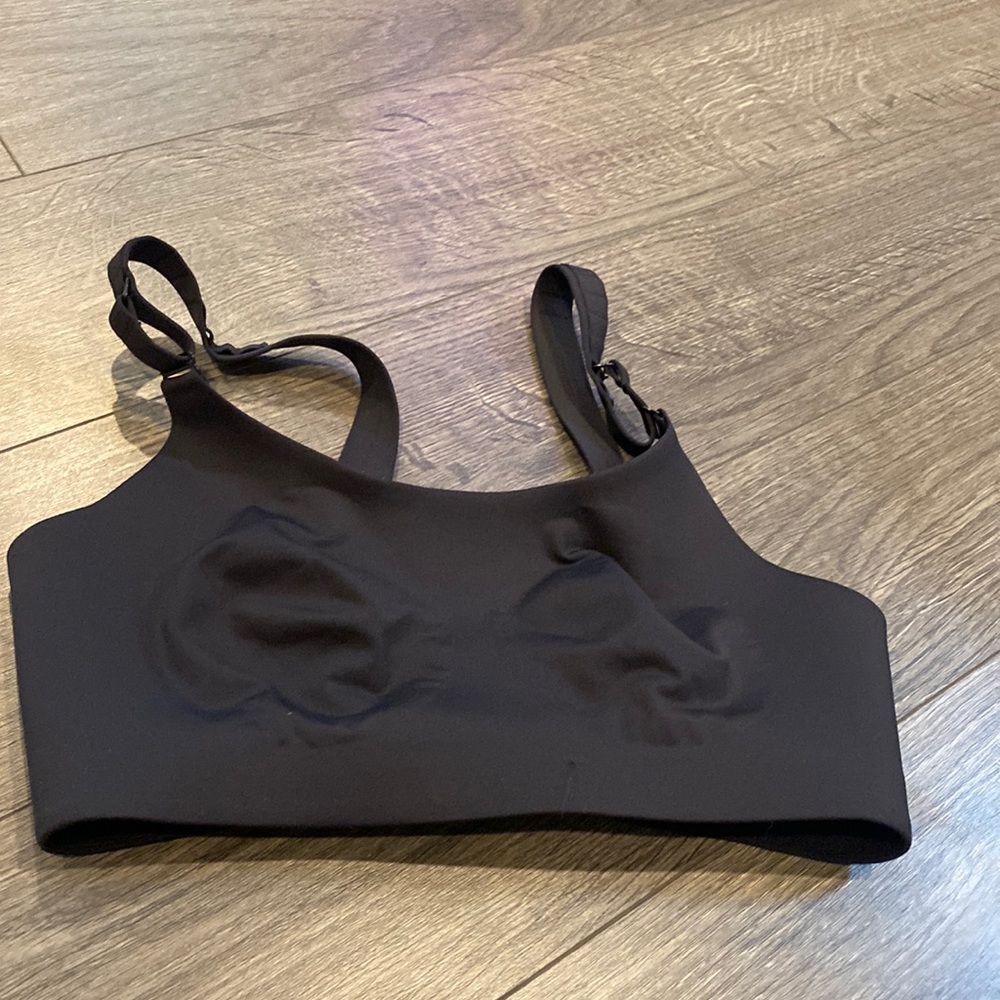 Lululemon adjustable sports bra
